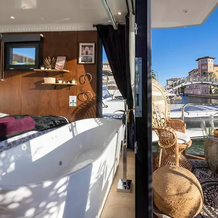 Escale Royale Botel *