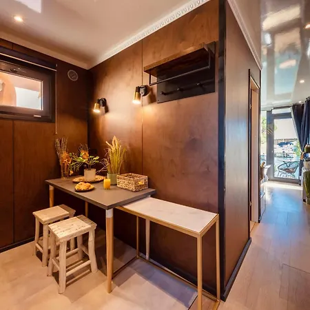 Bateau-hôtel Escale Royale *